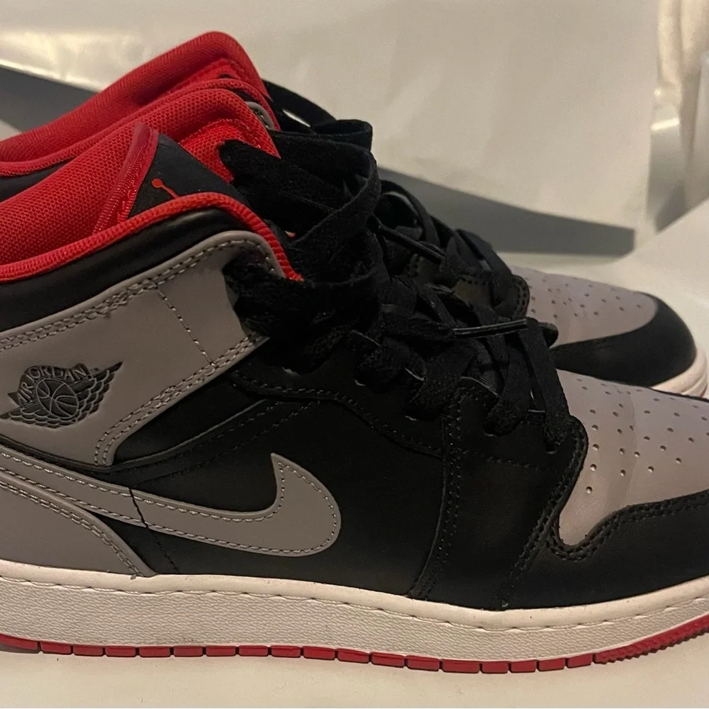Nike AIR JORDAN CEMENT GRAY Red and White Athletic Shoes BIG BOY Size 6Y